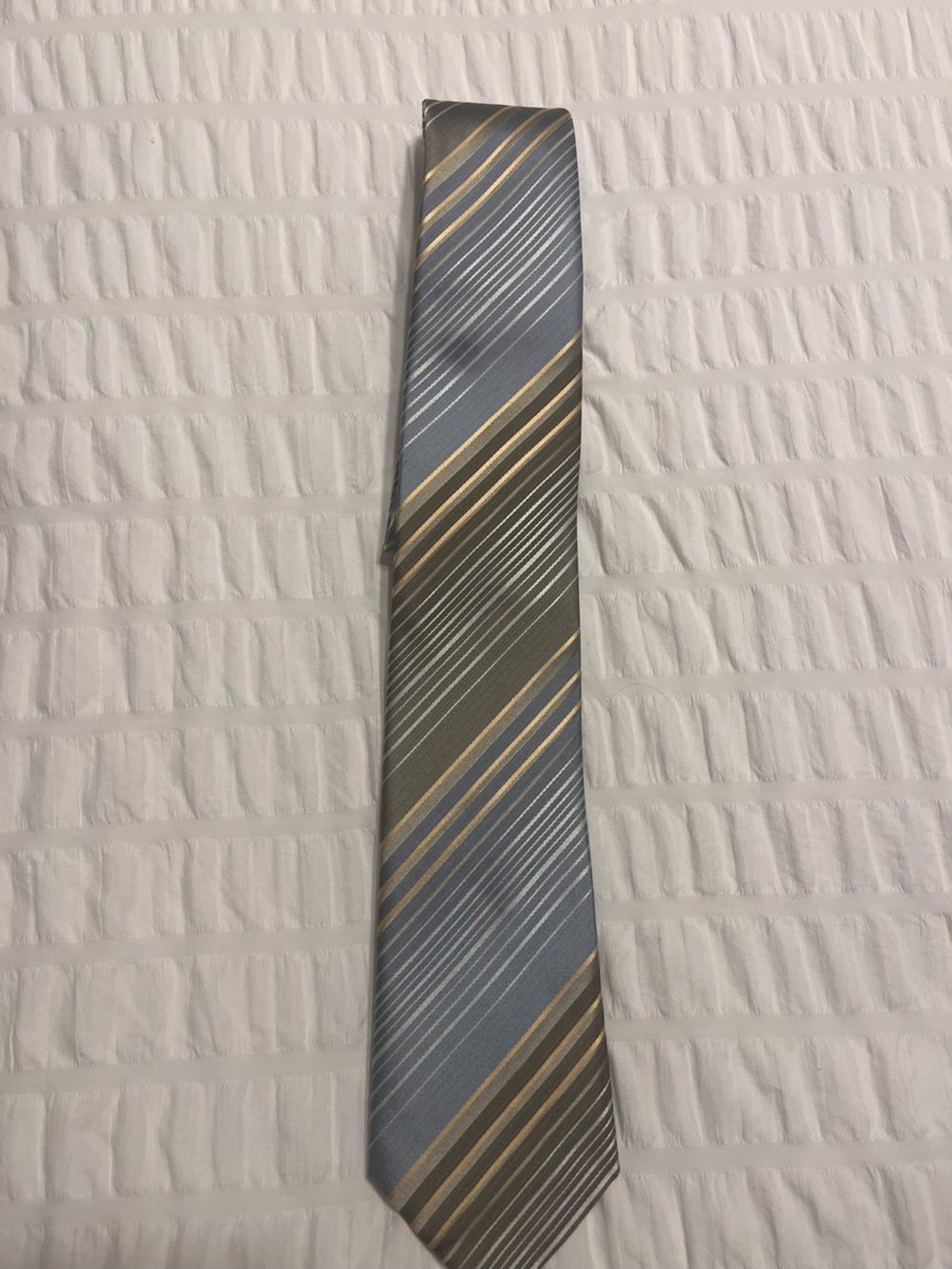 Kenneth Cole Reaction Light Blue, Gray and Gold Diagonal Stripe Tie